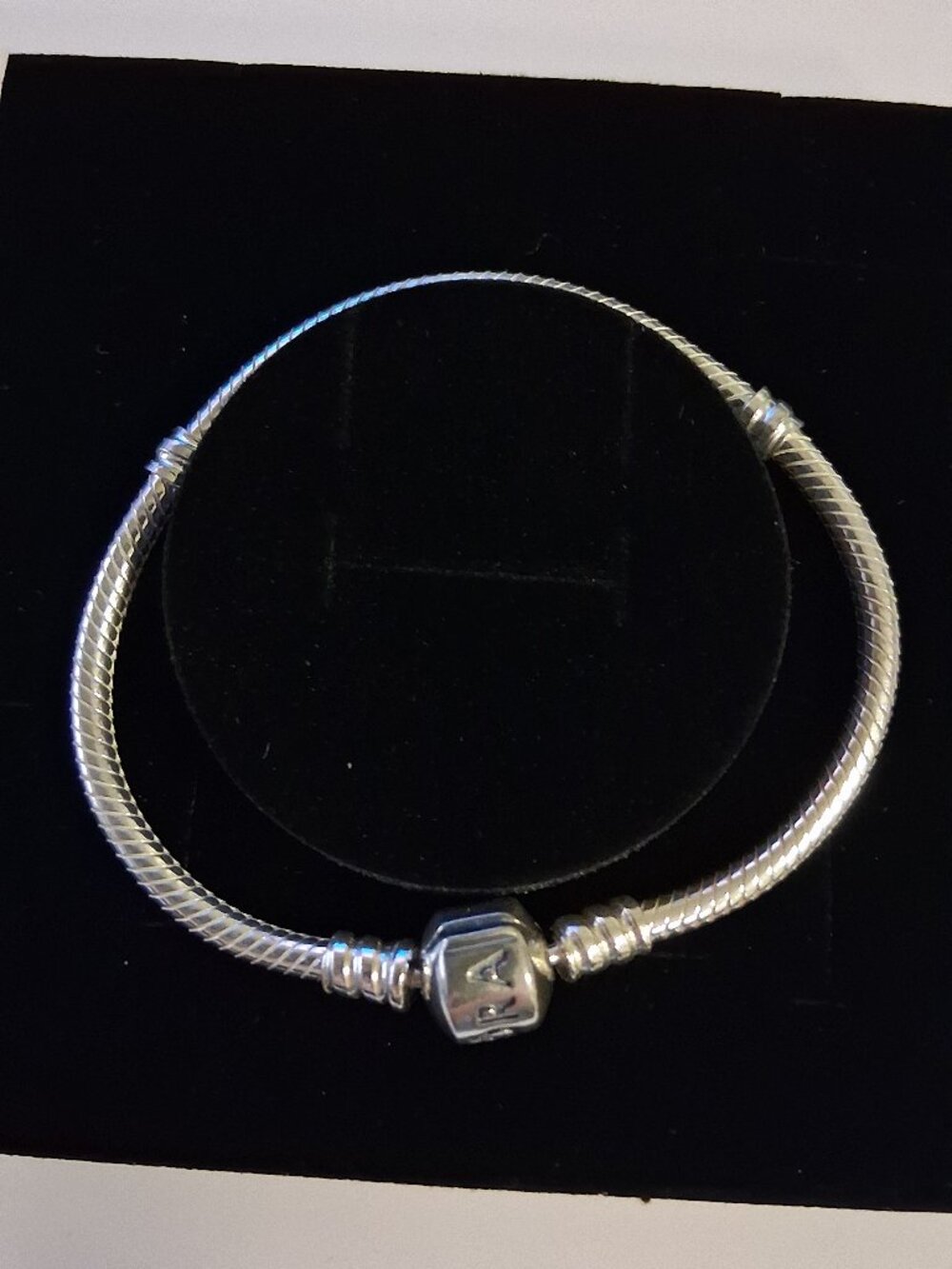 PANDORA Jewelry Iconic Moments Snake Chain Charm Bracelet – Sterling Silver 6.7"